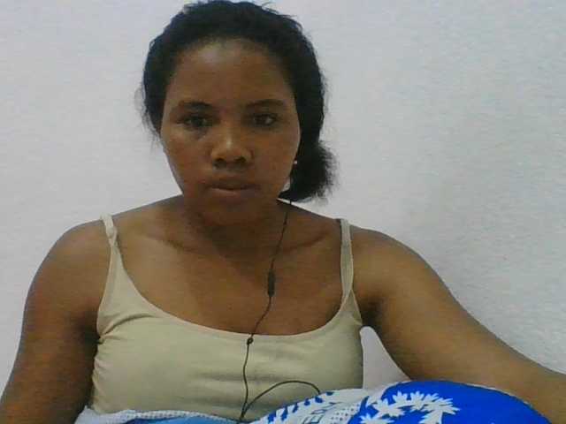 Juliah1a live cam on BongaCams