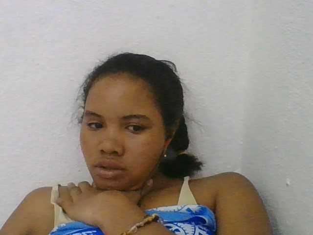 Juliah1a live cam on BongaCams