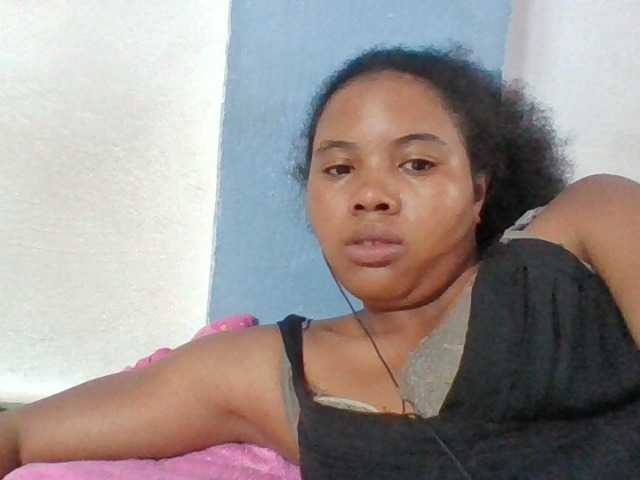 Juliah1a live cam on BongaCams