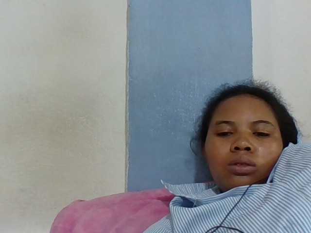 Juliah1a live cam on BongaCams