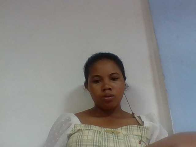 Juliah1a live cam on BongaCams