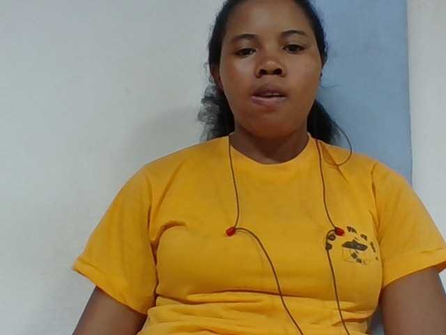 Juliah1a live cam on BongaCams