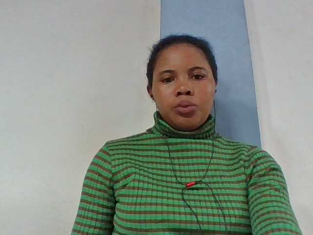 Juliah1a live cam on BongaCams