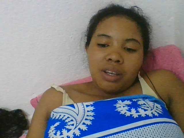 Juliah1a live cam on BongaCams