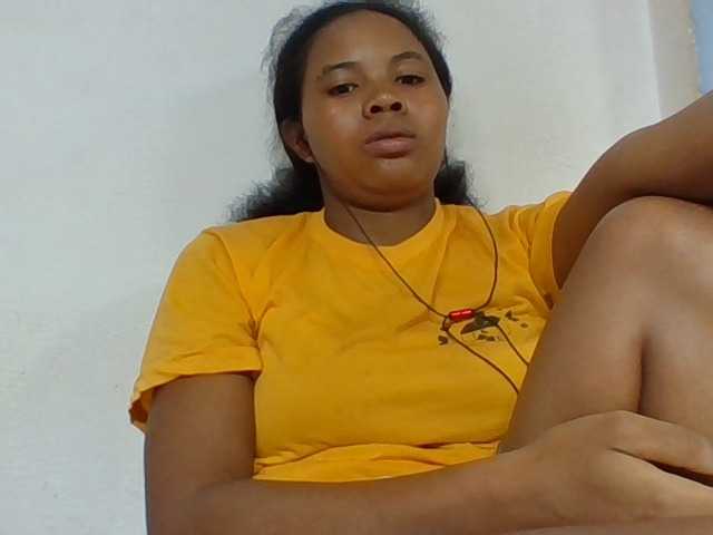 Juliah1a live cam on BongaCams