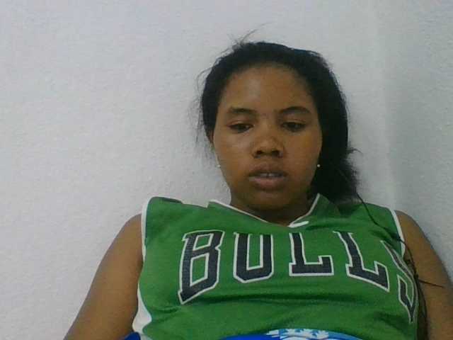 Juliah1a live cam on BongaCams