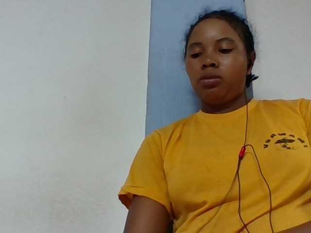 Juliah1a live cam on BongaCams