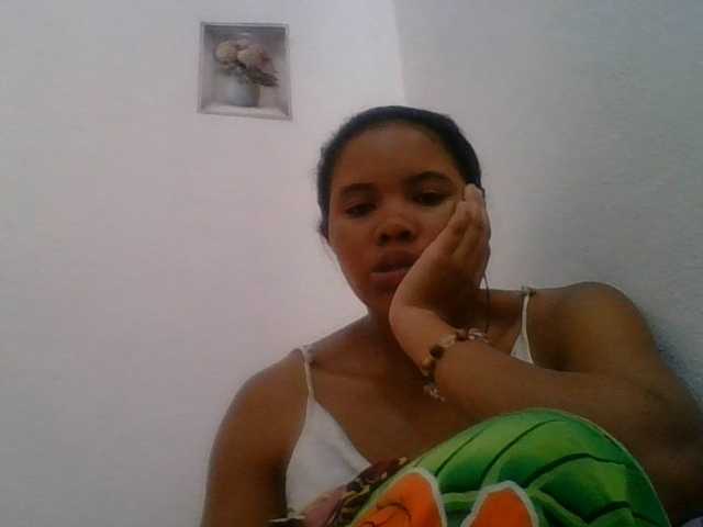 Juliah1a live cam on BongaCams