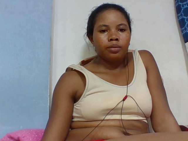 Juliah1a live cam on BongaCams