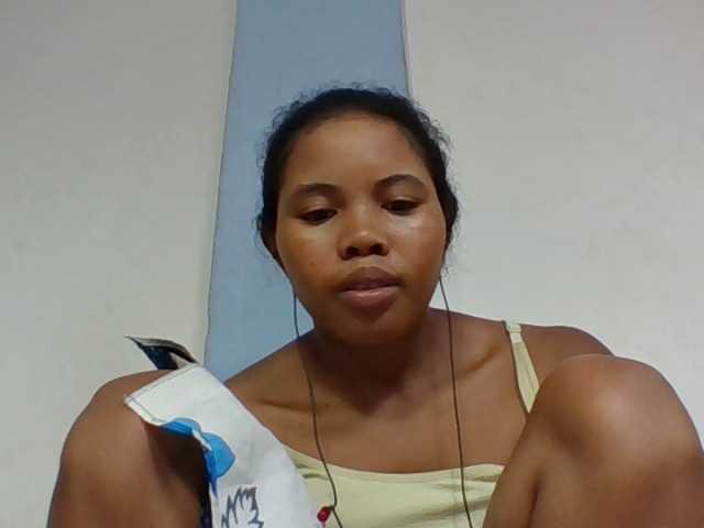 Juliah1a live cam on BongaCams