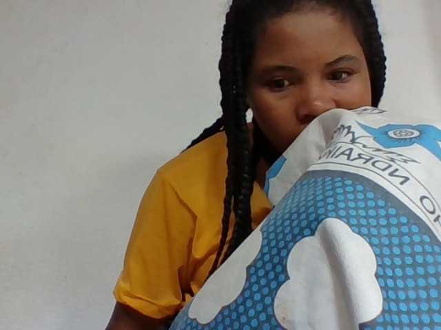 Juliah1a live cam on BongaCams