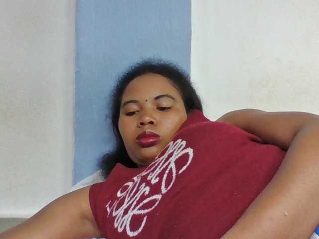 Juliah1a live cam on BongaCams