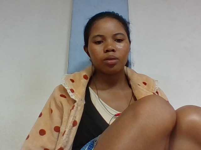 Juliah1a live cam on BongaCams
