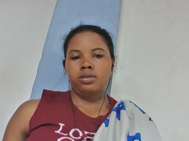 Juliah1a live cam on BongaCams