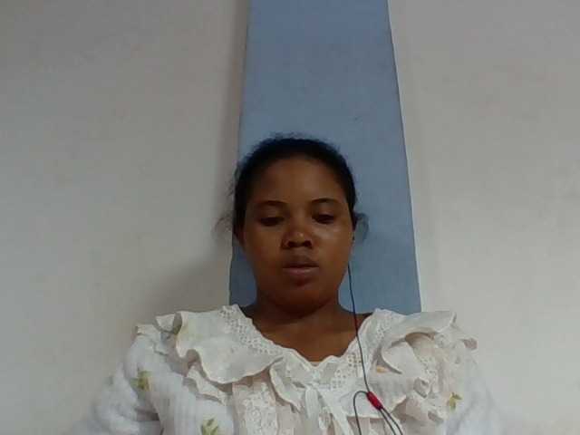Juliah1a live cam on BongaCams