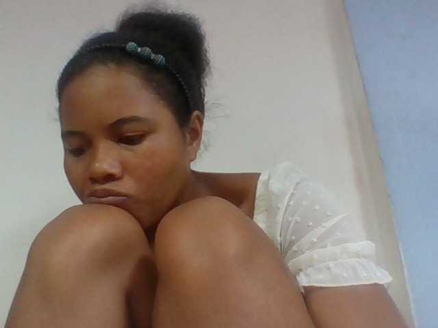 Juliah1a live cam on BongaCams