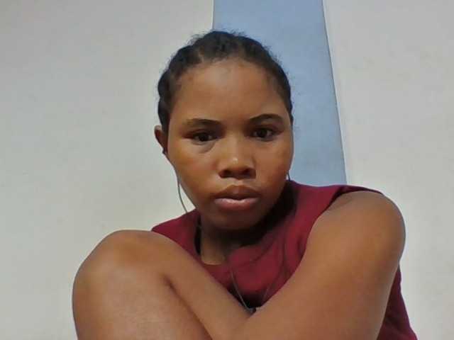 Juliah1a live cam on BongaCams