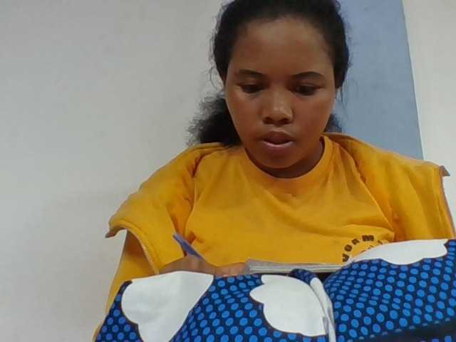 Juliah1a live cam on BongaCams