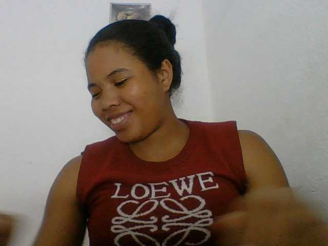 Juliah1a live cam on BongaCams