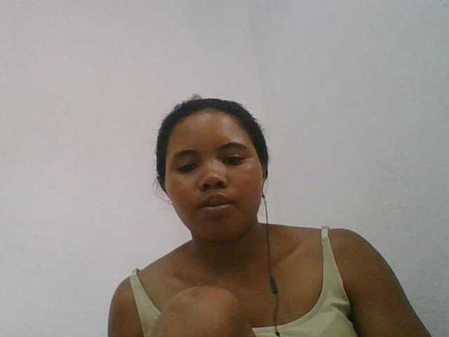 Juliah1a live cam on BongaCams