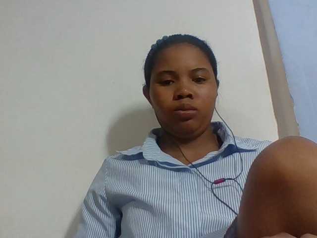 Juliah1a live cam on BongaCams