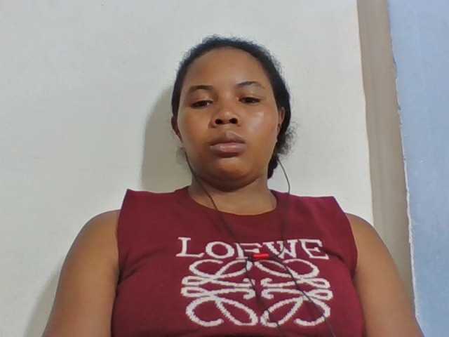 Juliah1a live cam on BongaCams