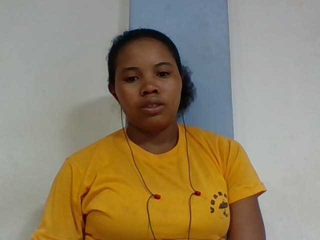 Juliah1a live cam on BongaCams