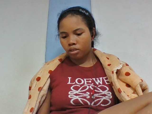 Juliah1a live cam on BongaCams