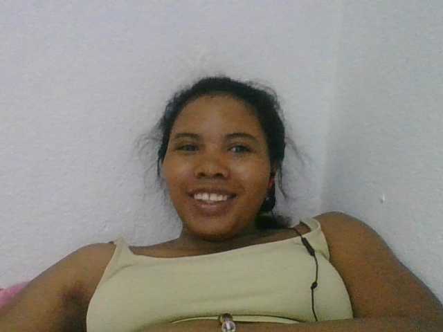 Juliah1a live cam on BongaCams