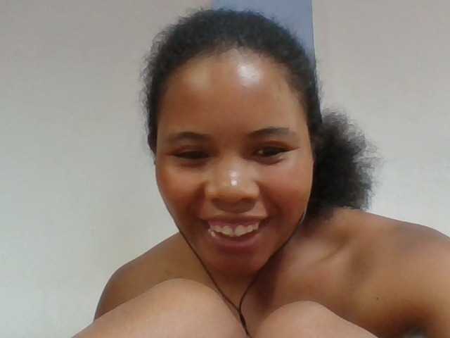 Juliah1a live cam on BongaCams