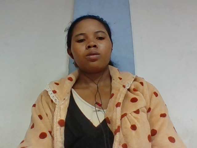 Juliah1a live cam on BongaCams