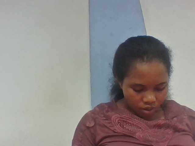 Juliah1a live cam on BongaCams