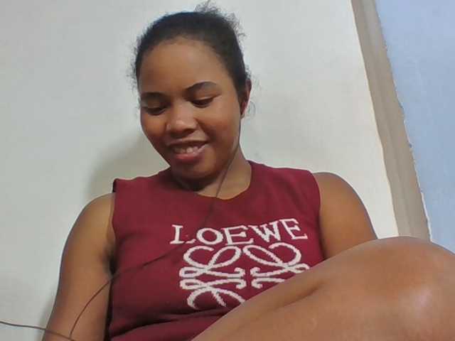 Juliah1a live cam on BongaCams