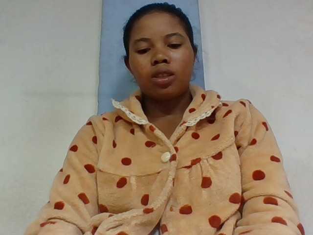Juliah1a live cam on BongaCams