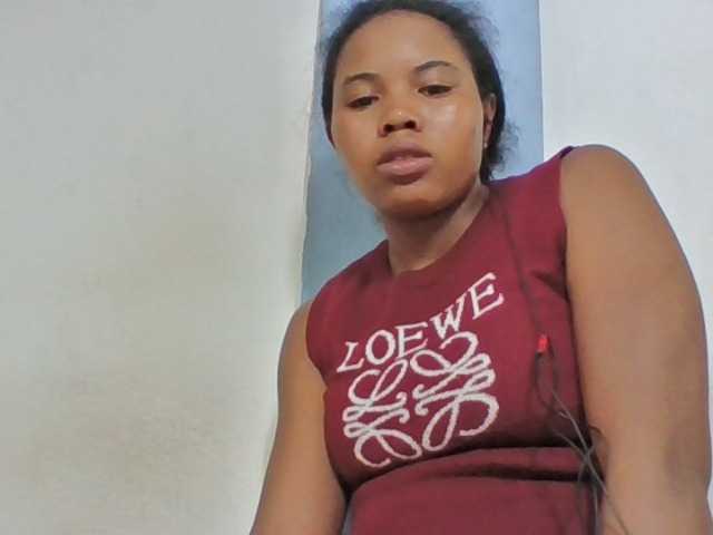 Juliah1a live cam on BongaCams