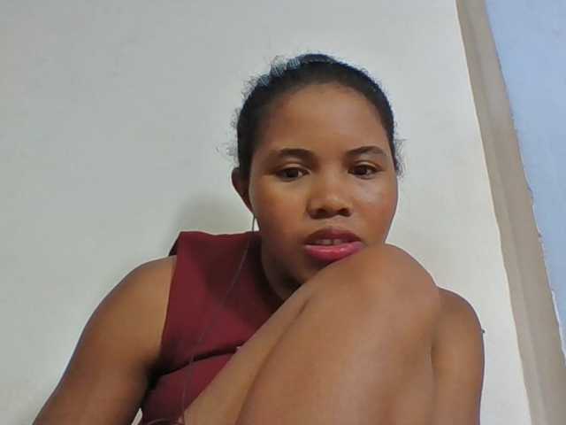 Juliah1a live cam on BongaCams
