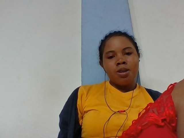 Juliah1a live cam on BongaCams