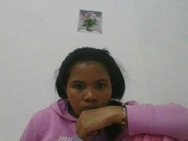 Juliah1a live cam on BongaCams