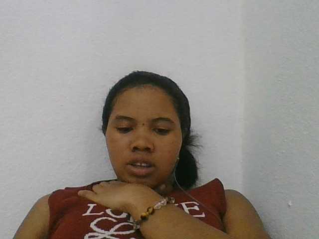 Juliah1a live cam on BongaCams
