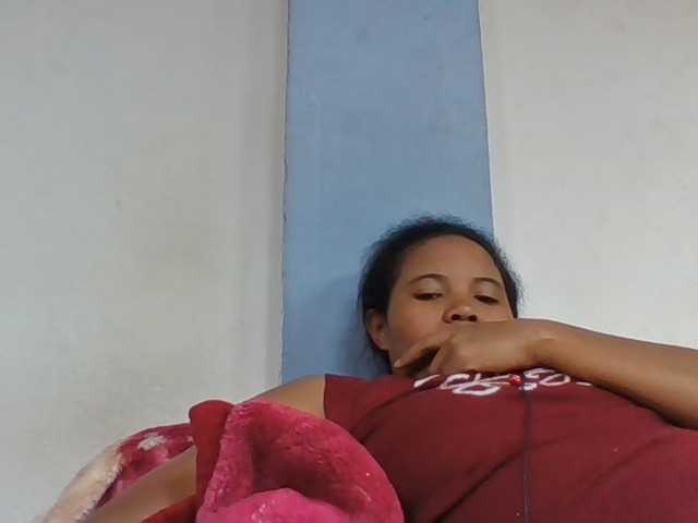 Juliah1a live cam on BongaCams