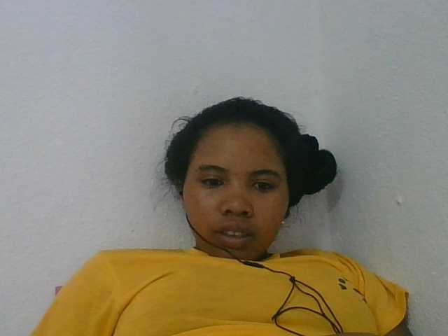 Juliah1a live cam on BongaCams