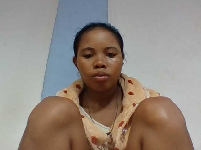 Juliah1a live cam on BongaCams