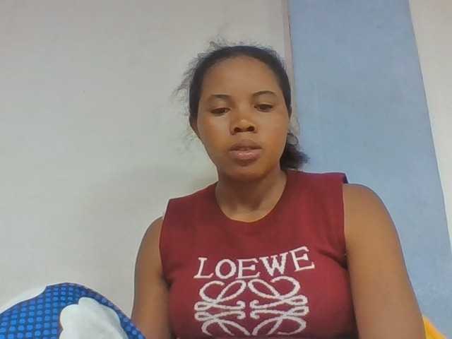 Juliah1a live cam on BongaCams