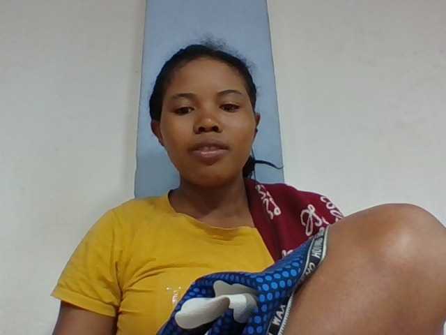 Juliah1a live cam on BongaCams