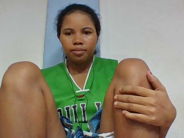Juliah1a live cam on BongaCams