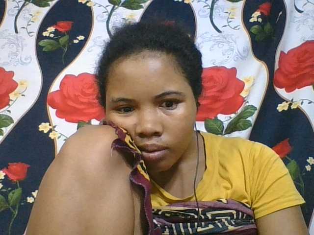 Juliah1a live cam on BongaCams