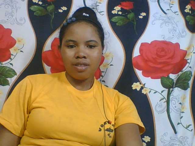 Juliah1a live cam on BongaCams