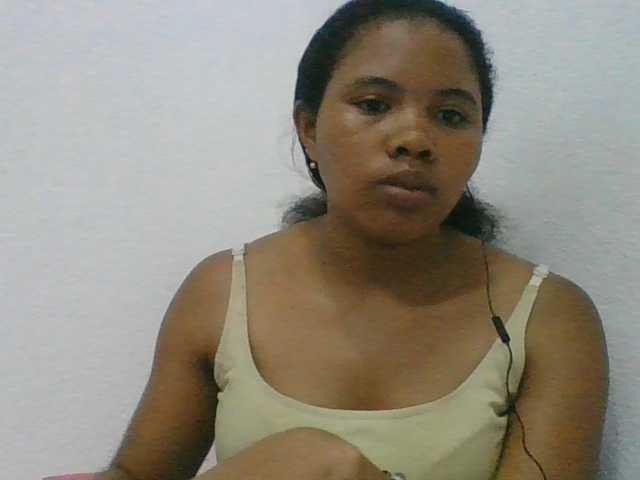 Juliah1a live cam on BongaCams