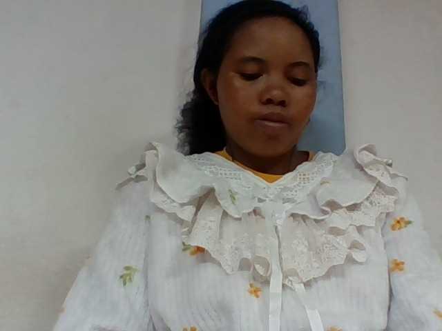 Juliah1a live cam on BongaCams