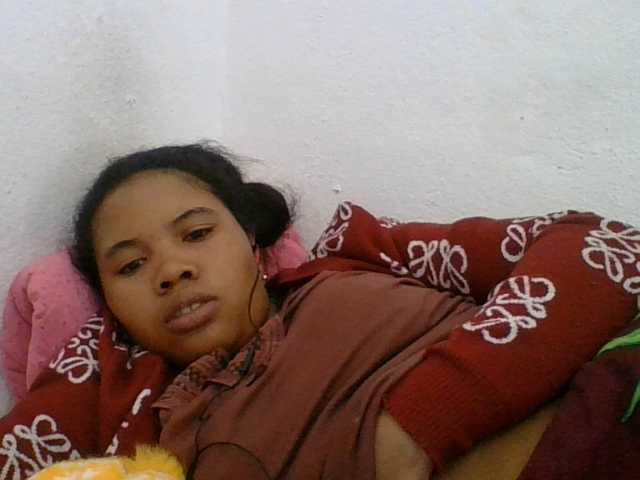 Juliah1a live cam on BongaCams